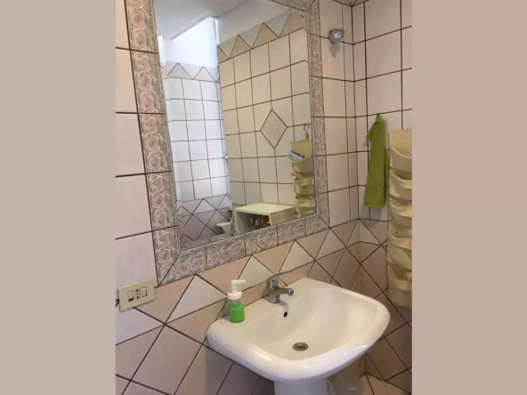 COP-BATHROOM#1a