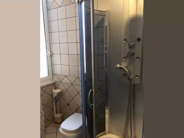 COP-BATHROOM#1b