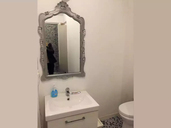 COP-BATHROOM#3a