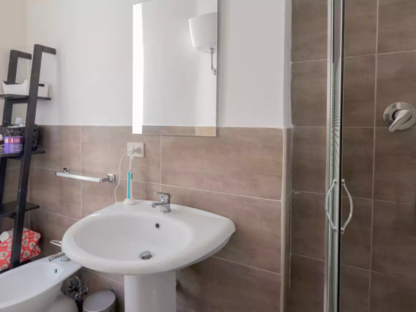 GAR-BATHROOM#2
