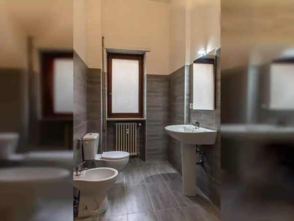 AQU-BATHROOM#1