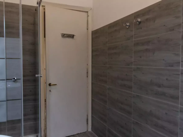 AQU-BATHROOM#4