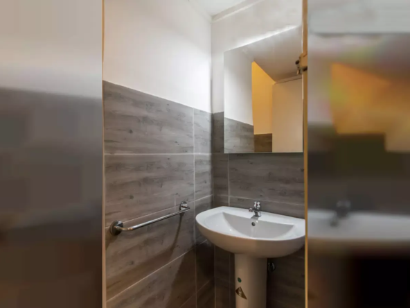 AQU-BATHROOM#7