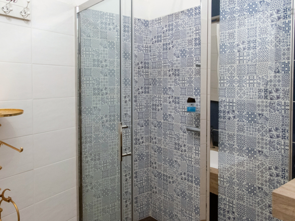 BAM-BATHROOM#2