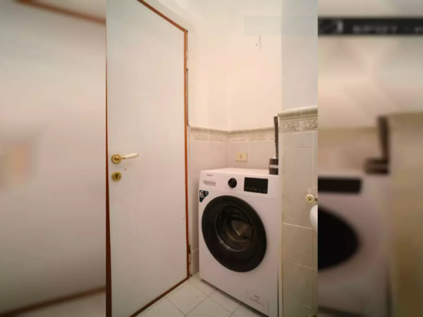 MAL-BATHROOM#3