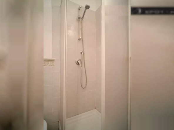 MAL-BATHROOM#4