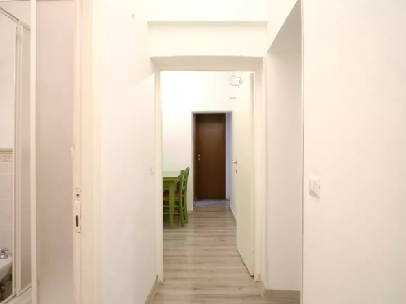 MAL-HALLWAY#1